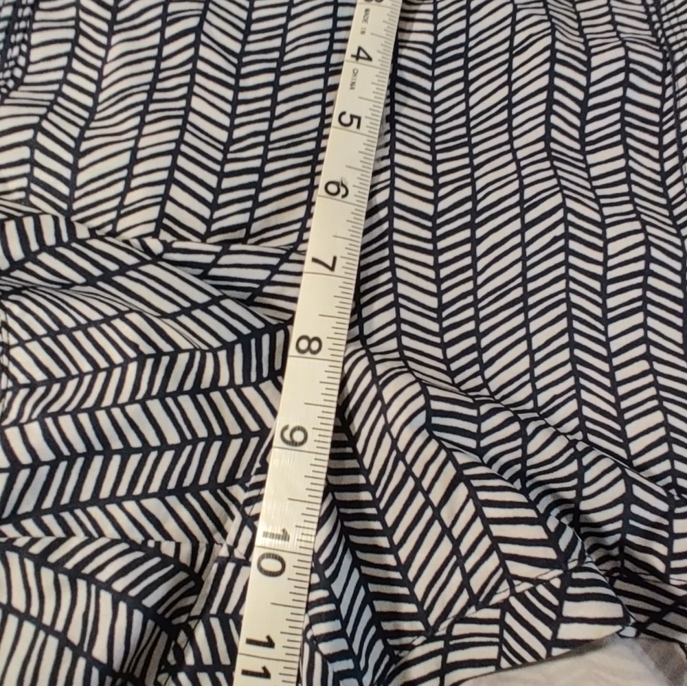 Athleta Tropic Stellar Navy Shorts Med - Picture 15 of 16